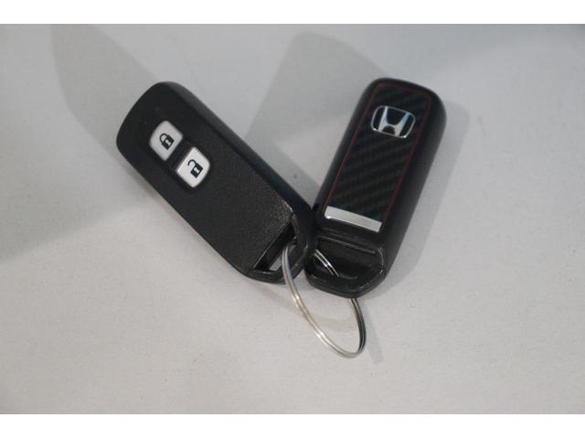 Ｎ－ＯＮＥ モデューロＸ　衝突被害軽減システム　純正メモリーナビ　オートクルーズコントロール　ＡＷ　ＥＴＣ　アイドリングストップ　ＨＩＤヘッドライト　Ｂｌｕｅｔｏｏｔｈ接続　Ｂカメラ　カーテンエアバック　ハーフレザーシート（17枚目）