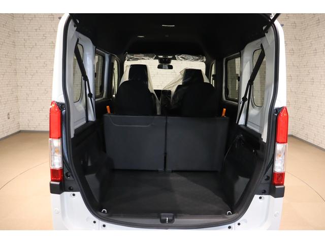 背が高いから大きな荷物も入っちゃう♪シートもアレンジ多彩！！