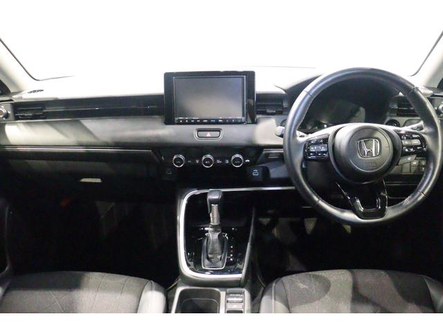 ヴェゼル ｅ：ＨＥＶＺ　衝突被害軽減システム　純正メモリーナビ　アダプティブクルーズ　電動リアゲート　ＡＷ　ＥＴＣ　フルセグＴＶ　Ｂカメラ　　クリアランスソナー　ＬＥＤヘッドライト　スマートキー　ＣＤ　サイドエアバッグ　追従（10枚目）