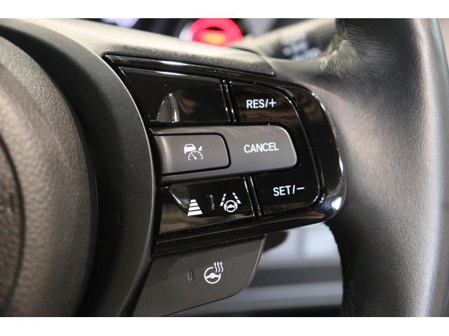 ヴェゼル ｅ：ＨＥＶＺ　衝突被害軽減システム　純正メモリーナビ　アダプティブクルーズ　電動リアゲート　ＡＷ　ＥＴＣ　フルセグＴＶ　Ｂカメラ　　クリアランスソナー　ＬＥＤヘッドライト　スマートキー　ＣＤ　サイドエアバッグ　追従（12枚目）