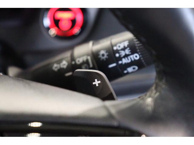 ヴェゼル ｅ：ＨＥＶＺ　衝突被害軽減システム　純正メモリーナビ　アダプティブクルーズ　電動リアゲート　ＡＷ　ＥＴＣ　フルセグＴＶ　Ｂカメラ　　クリアランスソナー　ＬＥＤヘッドライト　スマートキー　ＣＤ　サイドエアバッグ　追従（13枚目）