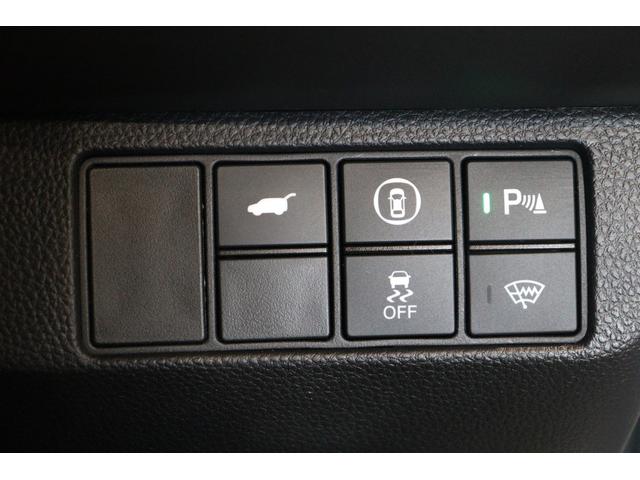 ヴェゼル ｅ：ＨＥＶＺ　衝突被害軽減システム　純正メモリーナビ　アダプティブクルーズ　電動リアゲート　ＡＷ　ＥＴＣ　フルセグＴＶ　Ｂカメラ　　クリアランスソナー　ＬＥＤヘッドライト　スマートキー　ＣＤ　サイドエアバッグ　追従（15枚目）