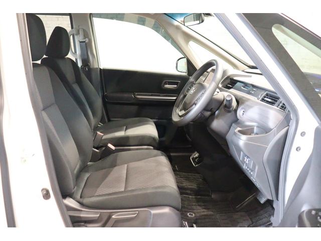 フリード＋ハイブリッド ハイブリッドＧブラックスタイル　衝突被害軽減システム　純正メモリーナビ　５人乗　アダプティブクルーズ　Ｂカメラ　ＡＷ　ＥＴＣ　両側電動スライドドア　フルセグＴＶ　ＬＥＤヘッドライト　ＵＳＢ入力端子　Ｂｌｕｅｔｏｏｔｈ接続　ＤＶＤ再生（15枚目）