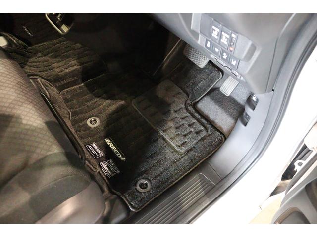 フリード＋ハイブリッド ハイブリッドＧブラックスタイル　衝突被害軽減システム　純正メモリーナビ　５人乗　アダプティブクルーズ　Ｂカメラ　ＡＷ　ＥＴＣ　両側電動スライドドア　フルセグＴＶ　ＬＥＤヘッドライト　ＵＳＢ入力端子　Ｂｌｕｅｔｏｏｔｈ接続　ＤＶＤ再生（16枚目）