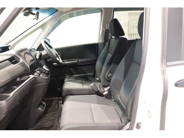 フリード＋ハイブリッド ハイブリッドＧブラックスタイル　衝突被害軽減システム　純正メモリーナビ　５人乗　アダプティブクルーズ　Ｂカメラ　ＡＷ　ＥＴＣ　両側電動スライドドア　フルセグＴＶ　ＬＥＤヘッドライト　ＵＳＢ入力端子　Ｂｌｕｅｔｏｏｔｈ接続　ＤＶＤ再生（19枚目）