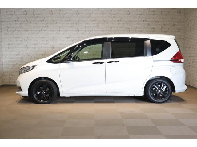 フリード＋ハイブリッド ハイブリッドＧブラックスタイル　衝突被害軽減システム　純正メモリーナビ　５人乗　アダプティブクルーズ　Ｂカメラ　ＡＷ　ＥＴＣ　両側電動スライドドア　フルセグＴＶ　ＬＥＤヘッドライト　ＵＳＢ入力端子　Ｂｌｕｅｔｏｏｔｈ接続　ＤＶＤ再生（22枚目）