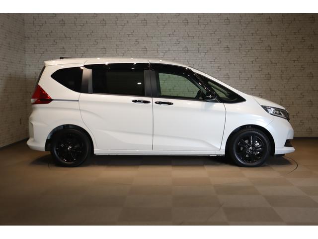 フリード＋ハイブリッド ハイブリッドＧブラックスタイル　衝突被害軽減システム　純正メモリーナビ　５人乗　アダプティブクルーズ　Ｂカメラ　ＡＷ　ＥＴＣ　両側電動スライドドア　フルセグＴＶ　ＬＥＤヘッドライト　ＵＳＢ入力端子　Ｂｌｕｅｔｏｏｔｈ接続　ＤＶＤ再生（26枚目）