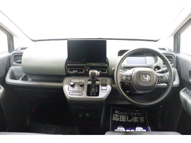 フリード ｅ：ＨＥＶクロスター　衝突被害軽減システム　純正メモリーナビ　５人乗　アダプティブクルーズ　ＥＴＣ　ＡＷ　両側電動スライドドア　Ｂカメラ　フルセグＴＶ　ＬＥＤヘッドライト　ＵＳＢ入力端子　Ｂｌｕｅｔｏｏｔｈ接続　ＤＶＤ再生（8枚目）