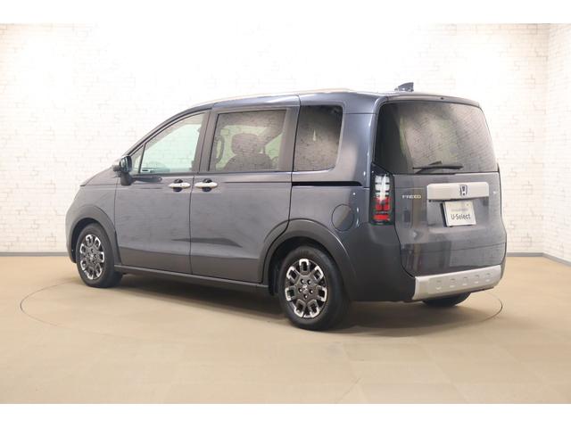 フリード ｅ：ＨＥＶクロスター　衝突被害軽減システム　純正メモリーナビ　５人乗　アダプティブクルーズ　ＥＴＣ　ＡＷ　両側電動スライドドア　Ｂカメラ　フルセグＴＶ　ＬＥＤヘッドライト　ＵＳＢ入力端子　Ｂｌｕｅｔｏｏｔｈ接続　ＤＶＤ再生（21枚目）