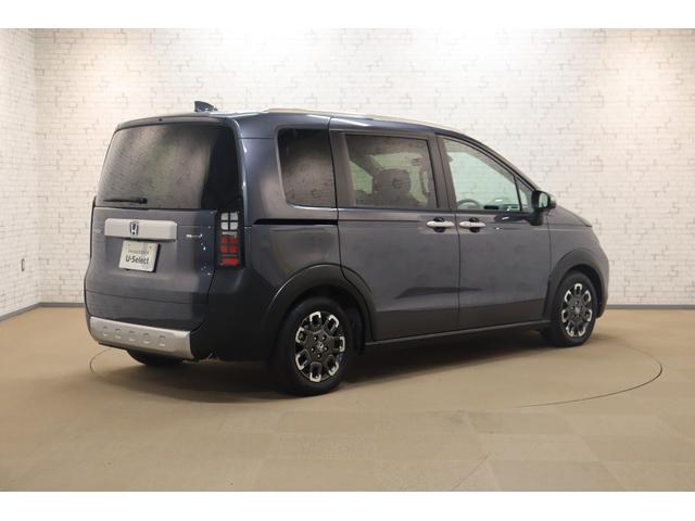 フリード ｅ：ＨＥＶクロスター　衝突被害軽減システム　純正メモリーナビ　５人乗　アダプティブクルーズ　ＥＴＣ　ＡＷ　両側電動スライドドア　Ｂカメラ　フルセグＴＶ　ＬＥＤヘッドライト　ＵＳＢ入力端子　Ｂｌｕｅｔｏｏｔｈ接続　ＤＶＤ再生（23枚目）