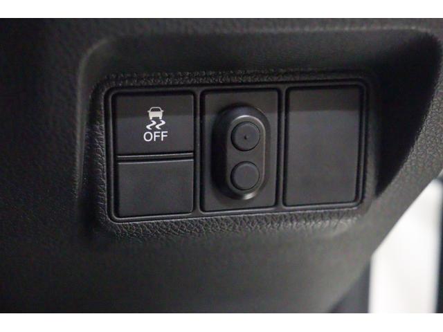 シビック タイプＲ　衝突被害軽減システム　純正メモリーナビ　６ＭＴ　Ｂカメラ　ドライブレコーダー　ＥＴＣ　ＡＷ　クルーズコントロール　ＬＥＤヘッドライト　ＤＶＤ再生　ＵＳＢ入力端子　Ｂｌｕｅｔｏｏｔｈ接続　ＣＤ　ＡＢＳ（14枚目）