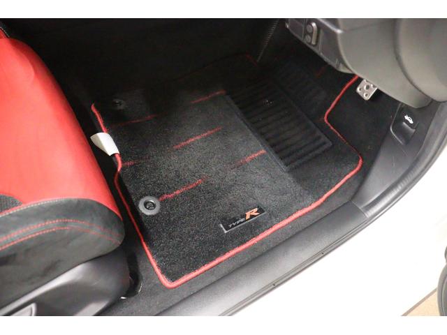 シビック タイプＲ　衝突被害軽減システム　純正メモリーナビ　６ＭＴ　Ｂカメラ　ドライブレコーダー　ＥＴＣ　ＡＷ　クルーズコントロール　ＬＥＤヘッドライト　ＤＶＤ再生　ＵＳＢ入力端子　Ｂｌｕｅｔｏｏｔｈ接続　ＣＤ　ＡＢＳ（17枚目）