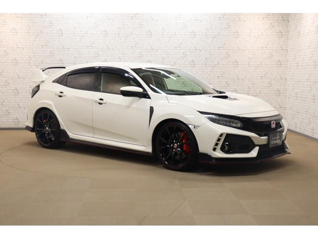 シビック タイプＲ　衝突被害軽減システム　純正メモリーナビ　６ＭＴ　Ｂカメラ　ドライブレコーダー　ＥＴＣ　ＡＷ　クルーズコントロール　ＬＥＤヘッドライト　ＤＶＤ再生　ＵＳＢ入力端子　Ｂｌｕｅｔｏｏｔｈ接続　ＣＤ　ＡＢＳ（30枚目）