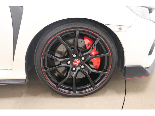 シビック タイプＲ　衝突被害軽減システム　純正メモリーナビ　６ＭＴ　Ｂカメラ　ドライブレコーダー　ＥＴＣ　ＡＷ　クルーズコントロール　ＬＥＤヘッドライト　ＤＶＤ再生　ＵＳＢ入力端子　Ｂｌｕｅｔｏｏｔｈ接続　ＣＤ　ＡＢＳ（34枚目）