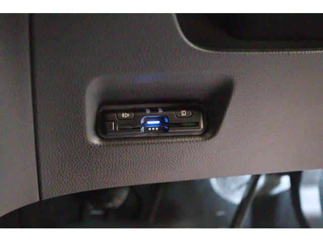 フィット e:HEVホーム 衝突被害軽減システム 純正メモリーナビ アダプティブクルーズ Bカメラ クリアランスソナー ETC フルセグTV LEDヘッドライト USB入力端子 Bluetooth接続 スマートキー ABS(11枚目)