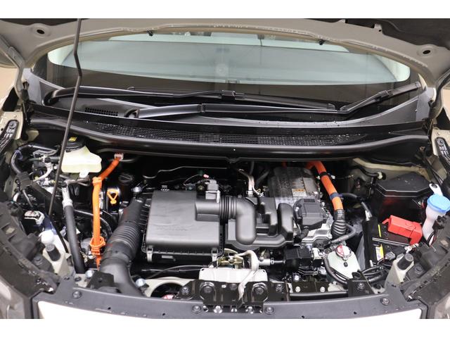 フリード ｅ：ＨＥＶクロスター　衝突被害軽減システム　純正メモリーナビ　クリアランスソナー　クルーズコントロール　両側電動スライドドア　電動格納ミラー　オートライト　レーンアシスト　バックカメラ　Ｂｌｕｅｔｏｏｔｈ接続　ＣＤ　ＤＶＤ（28枚目）