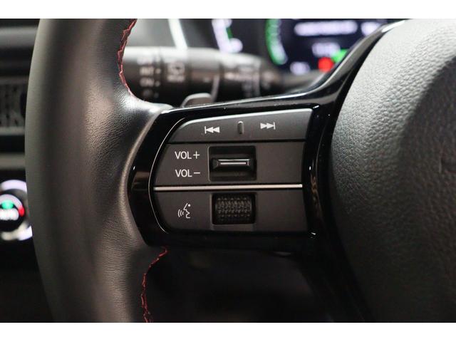 シビック ｅ：ＨＥＶ　衝突被害軽減システム　純正ナビ　クルーズコントロール　レーンアシスト　ＬＥＤ　オートライト　クリアランスソナー　パワーシート　シートヒーター　Ｂｌｕｅｔｏｏｔｈ接続　バックカメラ　ＡＷ　ＥＴＣ２．０（9枚目）