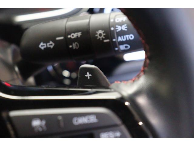 シビック ｅ：ＨＥＶ　衝突被害軽減システム　純正ナビ　クルーズコントロール　レーンアシスト　ＬＥＤ　オートライト　クリアランスソナー　パワーシート　シートヒーター　Ｂｌｕｅｔｏｏｔｈ接続　バックカメラ　ＡＷ　ＥＴＣ２．０（11枚目）