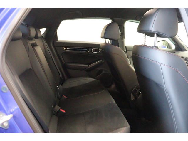 シビック ｅ：ＨＥＶ　衝突被害軽減システム　純正ナビ　クルーズコントロール　レーンアシスト　ＬＥＤ　オートライト　クリアランスソナー　パワーシート　シートヒーター　Ｂｌｕｅｔｏｏｔｈ接続　バックカメラ　ＡＷ　ＥＴＣ２．０（17枚目）