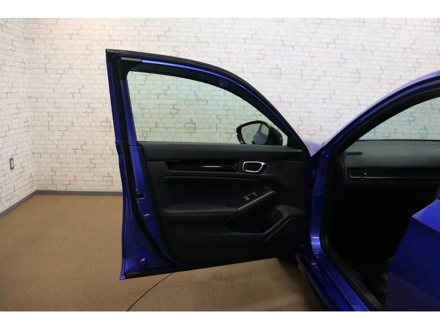 シビック ｅ：ＨＥＶ　衝突被害軽減システム　純正ナビ　クルーズコントロール　レーンアシスト　ＬＥＤ　オートライト　クリアランスソナー　パワーシート　シートヒーター　Ｂｌｕｅｔｏｏｔｈ接続　バックカメラ　ＡＷ　ＥＴＣ２．０（23枚目）