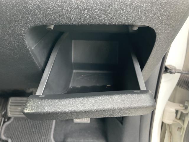 ステップワゴン Ｇ　スマートスタイルエディション　メモリーナビ　バックカメラ　スマートキー　両側電動スライドドア　３列シート　ＥＴＣ　ＨＩＤヘッドライト　エアコン　パワーウインドウ　エアバッグ　ＣａｒｓＯｓａｋａ：Ｊ２８３６（39枚目）