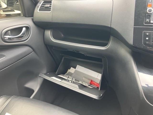 セレナ ハイウェイスター　Ｓ－ハイブリッド　エアロモード　Ｊ３２９９（9枚目）