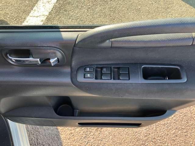 セレナ ２０Ｓ　Ｖセレクション　アルミホイール　３列シート　ＤＶＤ　ＥＴＣ　フルセグＴＶ　バックカメラＪ５５４２（28枚目）