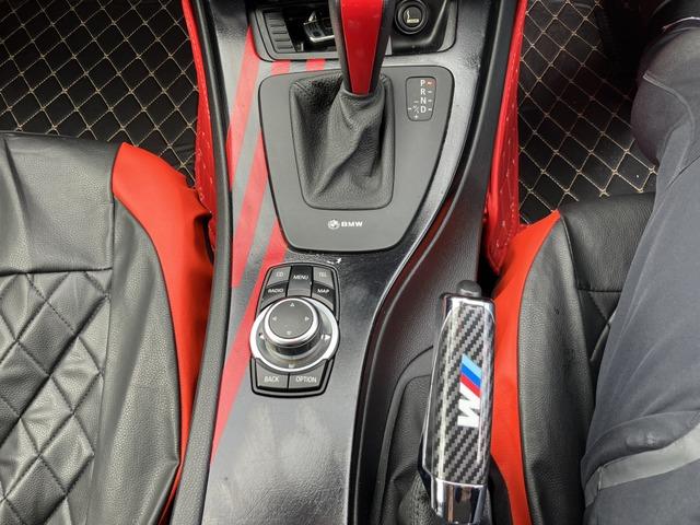 ３シリーズ ３２０ｉ　８２２（49枚目）