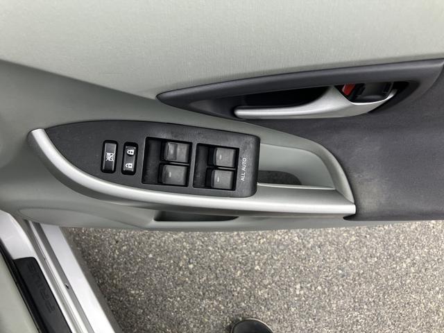 プリウス Sツーリングセレクション K プッシュスタート スマートキー ナビ 125(22枚目)