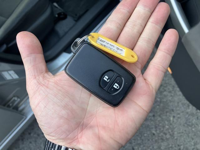 プリウス L スタッドレスタイヤ プッシュスタート 607(41枚目)