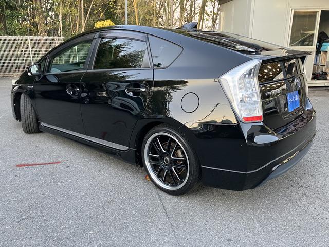 プリウス Ｓツーリングセレクション　１６１１（3枚目）