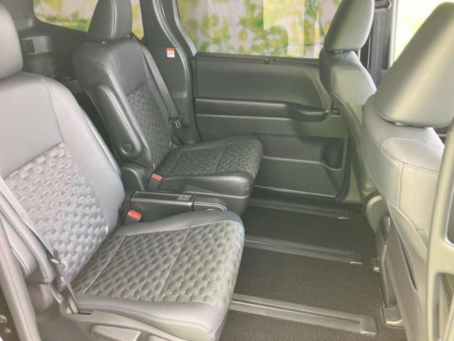 ヴォクシー Ｓ－Ｚ　純正　１０．５インチ　メモリーナビ／フリップダウンモニター　純正　１４インチ／トヨタセーフティセンス／両側電動スライドドア／シートヒーター　前席／パノラミックビューモニター　衝突被害軽減システム（5枚目）