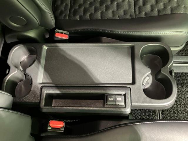 ヴォクシー Ｓ－Ｚ　純正　１０．５インチ　メモリーナビ／フリップダウンモニター　純正　１４インチ／トヨタセーフティセンス／両側電動スライドドア／シートヒーター　前席／パノラミックビューモニター　衝突被害軽減システム（42枚目）
