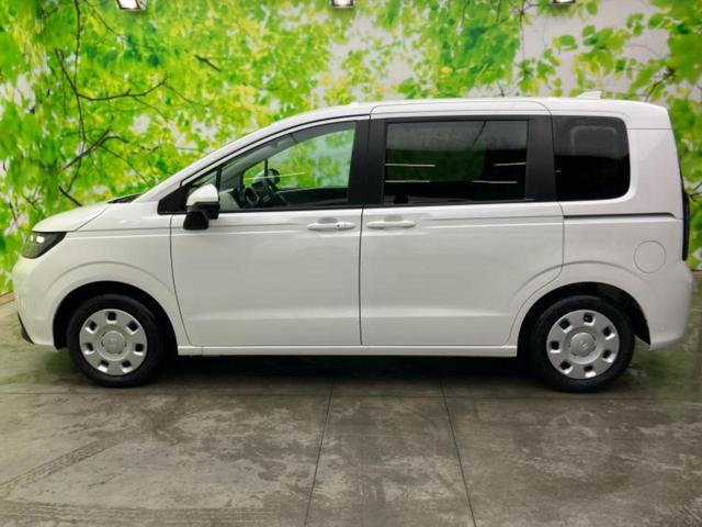 フリード AIR 保証書/純正 8インチ ナビ/ホンダセンシング/両側電動スライドドア/車線逸脱防止支援システム/登録済未使用車/ヘッドランプ LED/USBジャック/Bluetooth接続/EBD付ABS 禁煙車(2枚目)