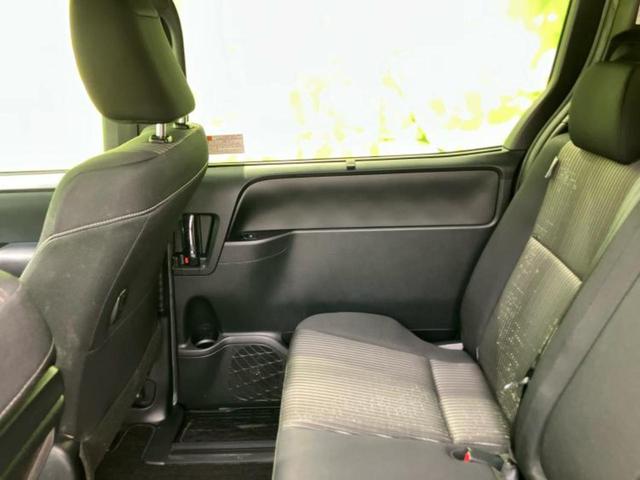 ヴォクシー ZSキラメキ2 新品タイヤ/保証書/社外 11インチ SDナビ/フリップダウンモニター 社外 10.1インチ/トヨタセーフティセンス/両側電動スライドドア/車線逸脱防止支援システム 衝突被害軽減システム バックカメラ(21枚目)