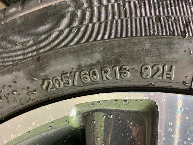 ヴォクシー ZSキラメキ2 新品タイヤ/保証書/社外 11インチ SDナビ/フリップダウンモニター 社外 10.1インチ/トヨタセーフティセンス/両側電動スライドドア/車線逸脱防止支援システム 衝突被害軽減システム バックカメラ(54枚目)