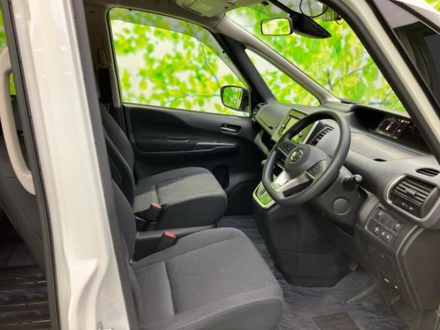 セレナ Ｘ　Ｖセレクション２　新品タイヤ／保証書／純正　ＳＤナビ／エマージェンシーブレーキ／両側電動スライドドア／アラウンドビューモニター／車線逸脱防止支援システム／ドライブレコーダー　社外／ヘッドランプ　ＬＥＤ　全周囲カメラ（4枚目）