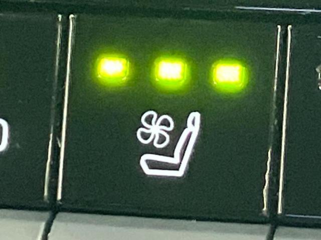 プリウス Ｚ　パノラマルーフ／純正エアロ／保証書／ディスプレイオーディオ＋ナビ１２．３インチ／デジタルインナーミラー／トヨタセーフティセンス／シートヒーター　前席／パノラミックビューモニター　サンルーフ　フルエアロ（44枚目）