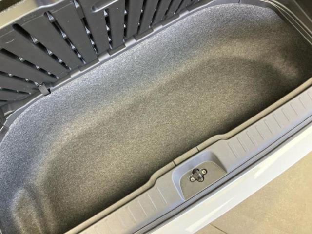 セレナ ハイウェイスターV 保証書/ディスプレイオーディオ9インチ/インテリジェントルームミラー/エマージェンシーブレーキ/両側電動スライドドア/アラウンドビューモニター/車線逸脱防止支援システム/プロパイロット 全周囲カメラ(26枚目)