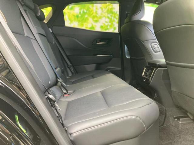 クラウンスポーツ 4WD Z パノラマルーフ/保証書/ディスプレイオーディオ+ナビ12.3インチ/デジタルインナーミラー/トヨタセーフティセンス/シートヒーター 前席/パノラミックビューモニター/車線逸脱防止支援システム 革シート(5枚目)