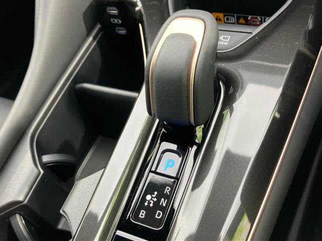 クラウンスポーツ 4WD Z パノラマルーフ/保証書/ディスプレイオーディオ+ナビ12.3インチ/デジタルインナーミラー/トヨタセーフティセンス/シートヒーター 前席/パノラミックビューモニター/車線逸脱防止支援システム 革シート(18枚目)