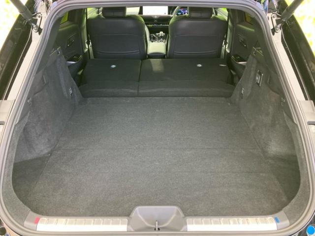 クラウンスポーツ 4WD Z パノラマルーフ/保証書/ディスプレイオーディオ+ナビ12.3インチ/デジタルインナーミラー/トヨタセーフティセンス/シートヒーター 前席/パノラミックビューモニター/車線逸脱防止支援システム 革シート(19枚目)