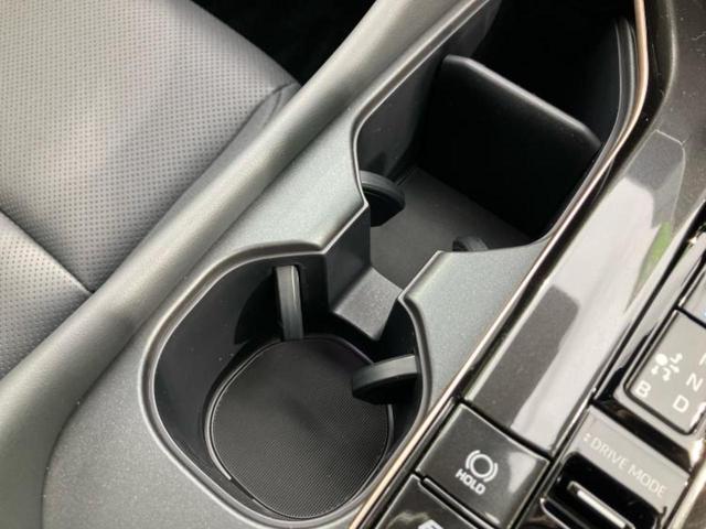 クラウンスポーツ 4WD Z パノラマルーフ/保証書/ディスプレイオーディオ+ナビ12.3インチ/デジタルインナーミラー/トヨタセーフティセンス/シートヒーター 前席/パノラミックビューモニター/車線逸脱防止支援システム 革シート(36枚目)