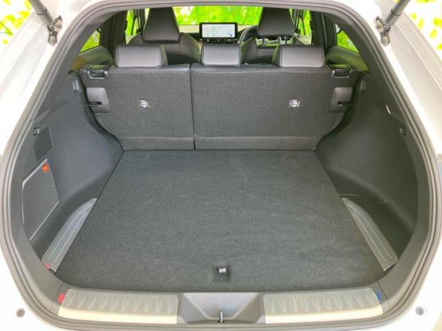 ハリアー Ｚレザーパッケージ　ＪＢＬ／保証書／ディスプレイオーディオ＋ナビ１２．３インチ／デジタルインナーミラー／トヨタセーフティセンス／シートヒーター　前席／パノラミックビューモニター／車線逸脱防止支援システム　全周囲カメラ（8枚目）