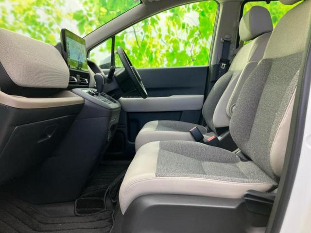 フリード ｅＨＥＶエアーＥＸ　純正　１１インチ　ナビ／ホンダセンシング／両側電動スライドドア／シートヒーター　前席／車線逸脱防止支援システム／ヘッドランプ　ＬＥＤ／ＵＳＢジャック／Ｂｌｕｅｔｏｏｔｈ接続／ＥＴＣ／ＥＢＤ付ＡＢＳ（7枚目）