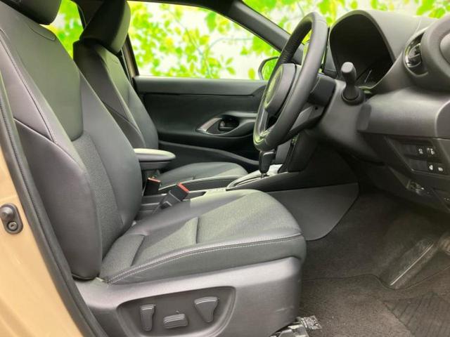 ヤリスクロス ハイブリッドＺ　ディスプレイオーディオ＋ナビ８インチ／トヨタセーフティセンス／シートヒーター　前席／パノラミックビューモニター／車線逸脱防止支援システム／シート　ハーフレザー／ドライブレコーダー　社外　全周囲カメラ（4枚目）