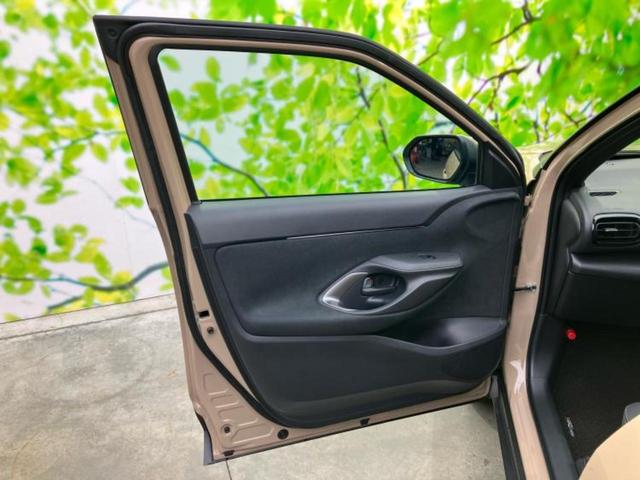 ヤリスクロス ハイブリッドＺ　ディスプレイオーディオ＋ナビ８インチ／トヨタセーフティセンス／シートヒーター　前席／パノラミックビューモニター／車線逸脱防止支援システム／シート　ハーフレザー／ドライブレコーダー　社外　全周囲カメラ（21枚目）