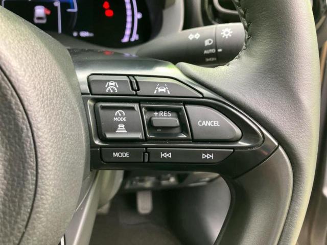 ヤリスクロス ハイブリッドＺ　ディスプレイオーディオ＋ナビ８インチ／トヨタセーフティセンス／シートヒーター　前席／パノラミックビューモニター／車線逸脱防止支援システム／シート　ハーフレザー／ドライブレコーダー　社外　全周囲カメラ（27枚目）