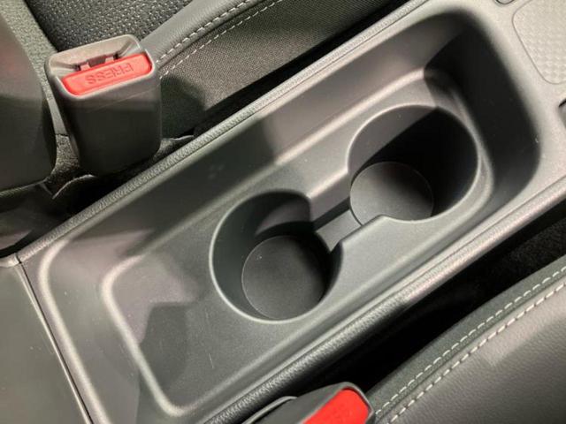 ヤリスクロス ハイブリッドＺ　ディスプレイオーディオ＋ナビ８インチ／トヨタセーフティセンス／シートヒーター　前席／パノラミックビューモニター／車線逸脱防止支援システム／シート　ハーフレザー／ドライブレコーダー　社外　全周囲カメラ（33枚目）