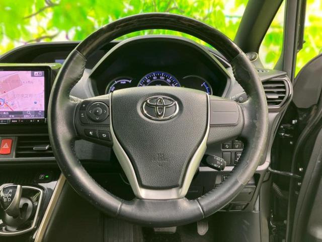 エスクァイア ハイブリッドＧｉブラックテーラード　新品タイヤ／保証書／社外　９インチ　ＳＤナビ／フリップダウンモニター　社外　１２．８インチ／トヨタセーフティセンス／両側電動スライドドア／シートヒーター　前席／車線逸脱防止支援システム　バックカメラ（15枚目）